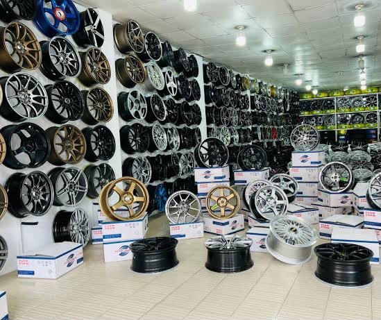 Alloy rim showroom display featuring custom styles and finishes